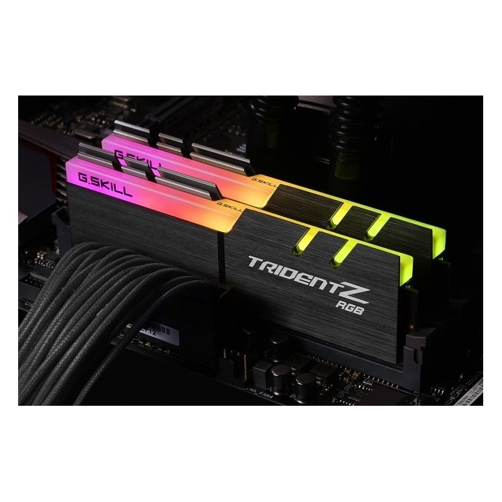 Zestaw pamięci G.SKILL TridentZ RGB F4-3600C18D-16GTZRX (DDR4 2 x 8 GB 3600 MHz CL18)