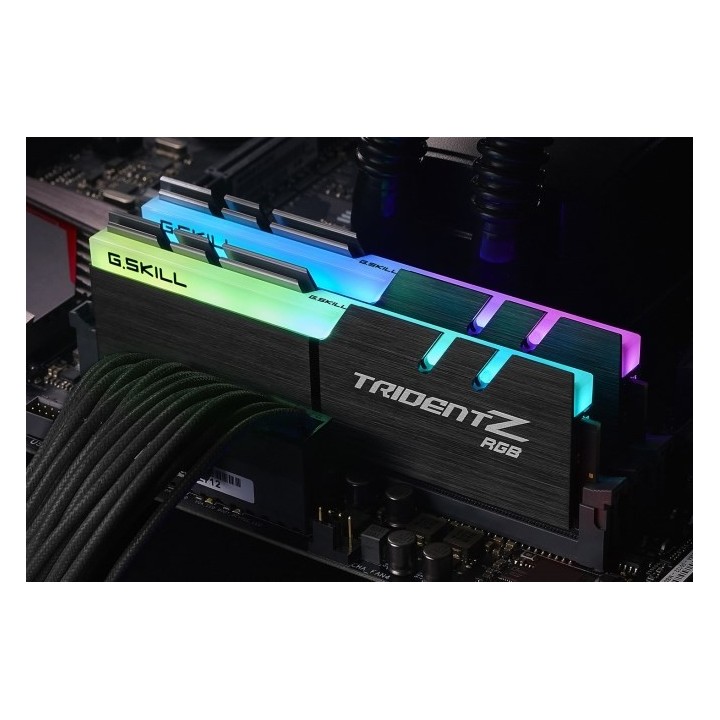 Zestaw pamięci G.SKILL TridentZ RGB F4-3600C18D-16GTZRX (DDR4 2 x 8 GB 3600 MHz CL18)