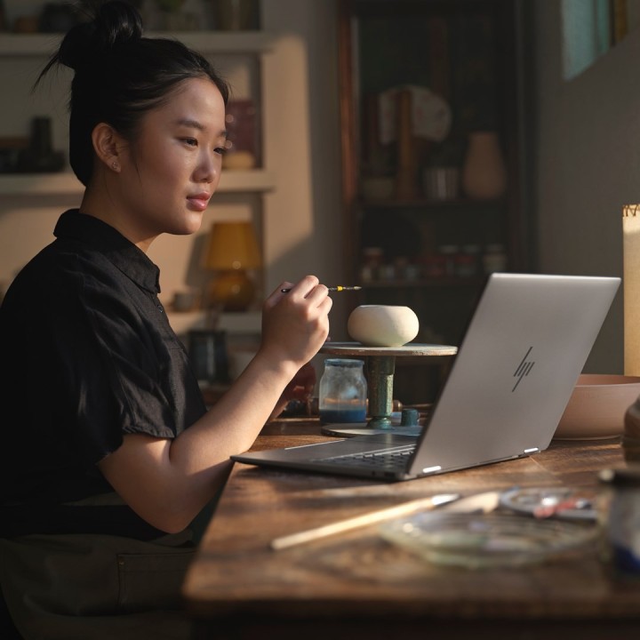 HP Envy x360 14-fa0016nw Ryzen 7 8840HS 14"WUXGA Touch 300nits 16GB LPDDR5-6400 SSD512 Radeon 780M Cam 5 Mpx IR 59Wh Win11