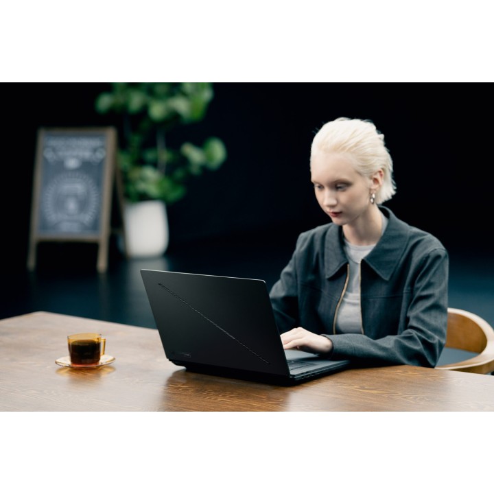 ASUS ROG Zephyrus Duo 16 GX651AX-U9322X Ultra 9 386H 2x16.0"3K Touch OLED 120Hz 1100nits AG 32GB LPDDR5X SSD2TB GeForce RTX 5090